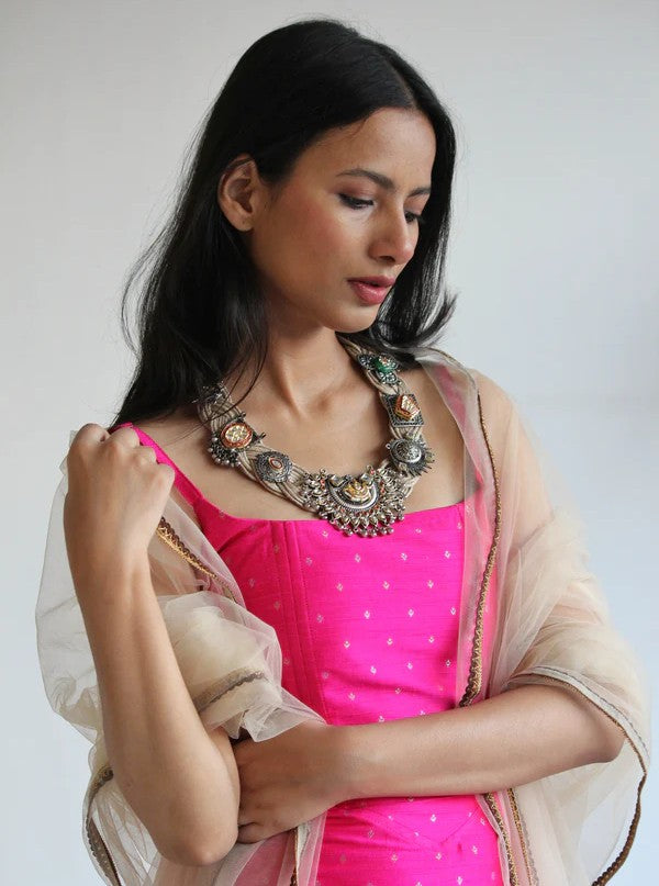 Should You Go Bold in Chunky Jewellery this Holiday?
