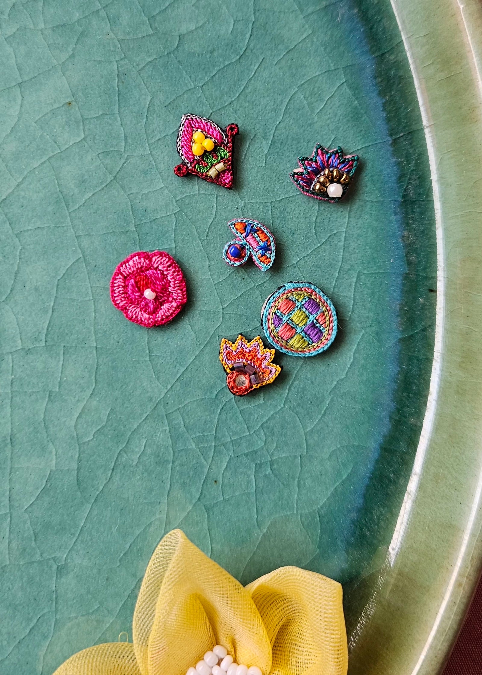 Pakeezah (Bindi set of 6)