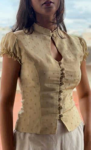Rivera Keyhole Top With Sleeves