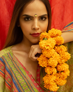 Meri Pyaari Bindu (Bindi set of 44)