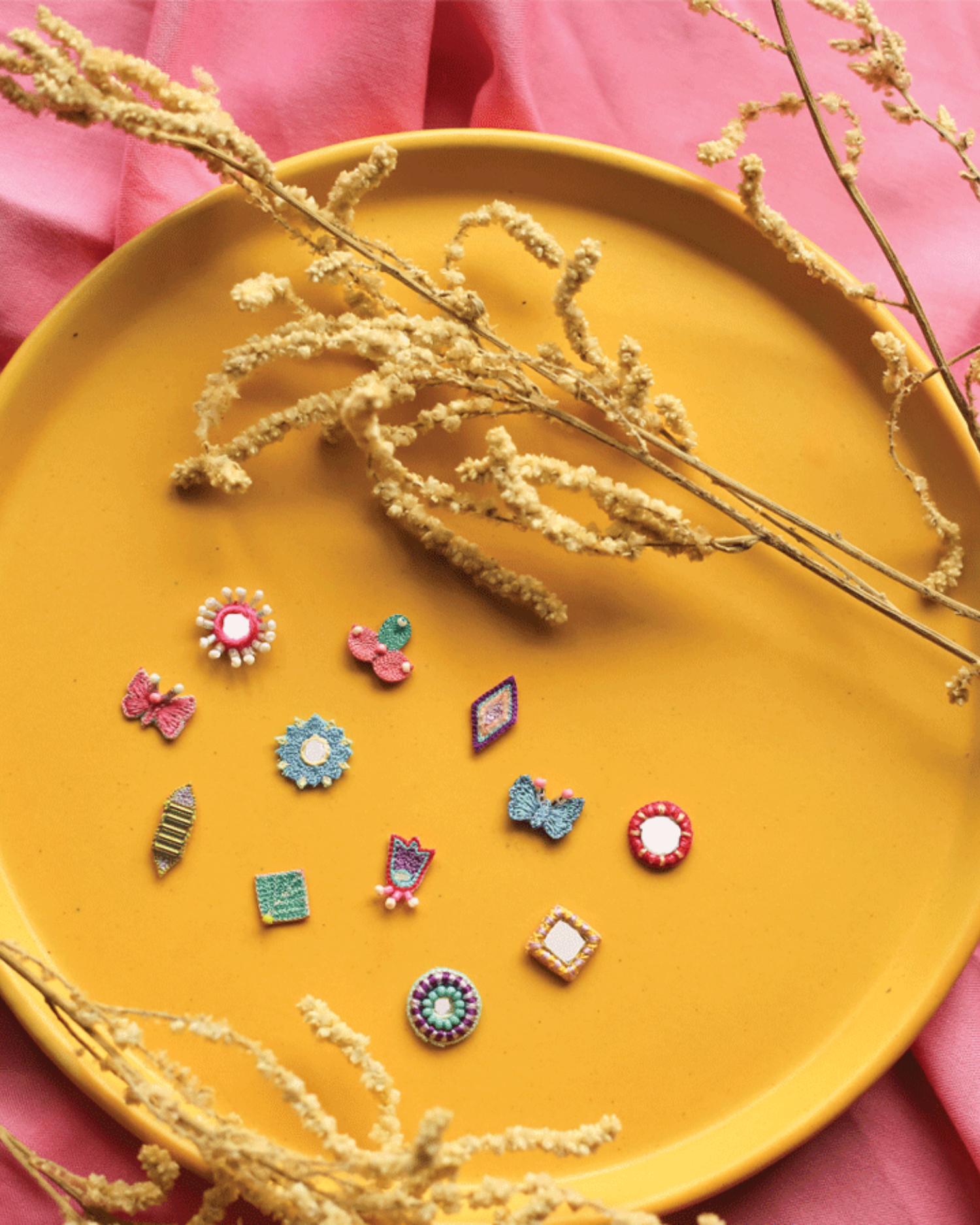 Khwabon Ki Kudi (Bindi set of 12)