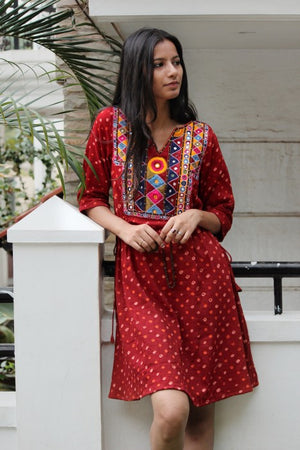 Handcrafted Mirror Work Drawstring Kaftan in Maroon Bandhani