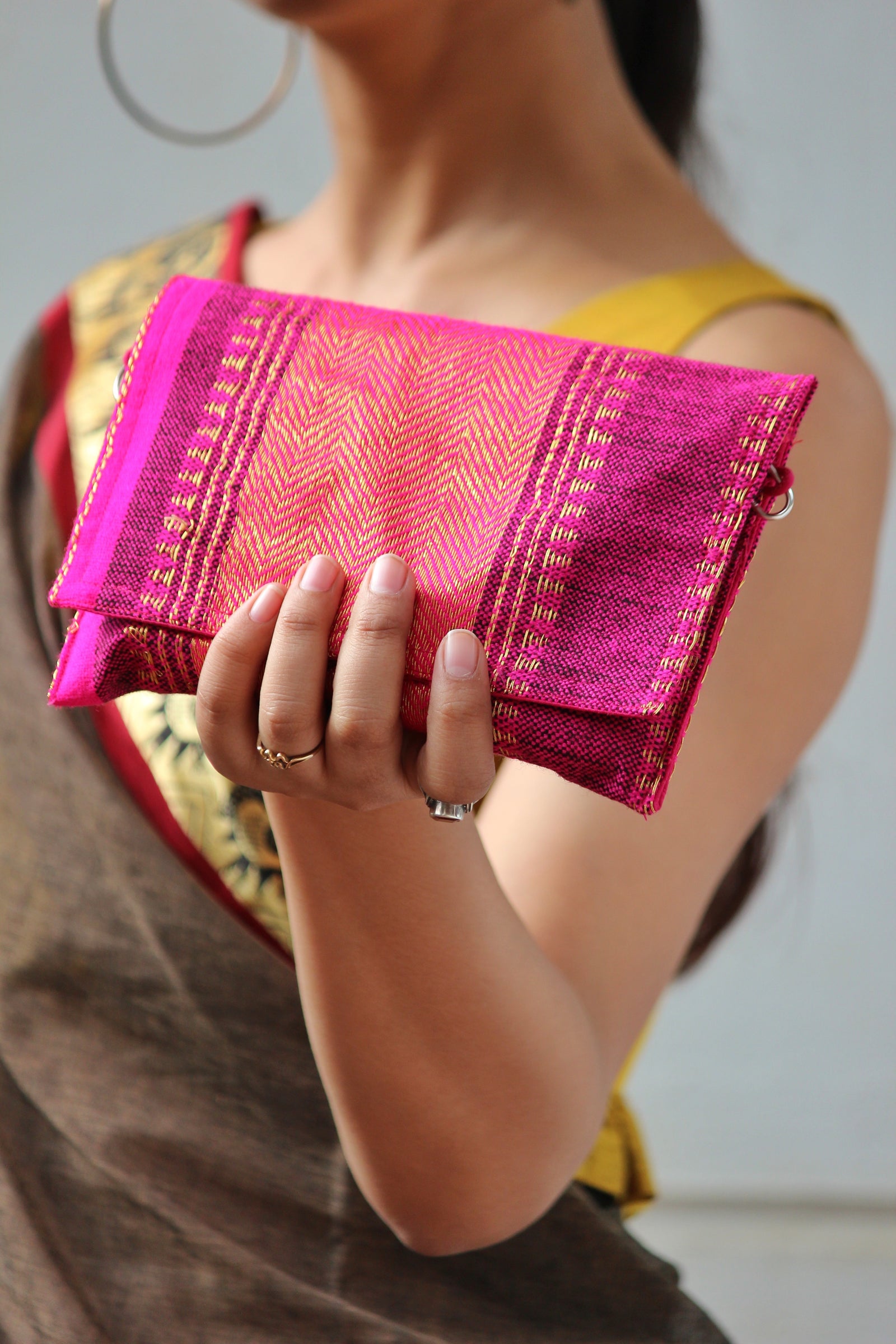 Santorini Clutch By Qurcha